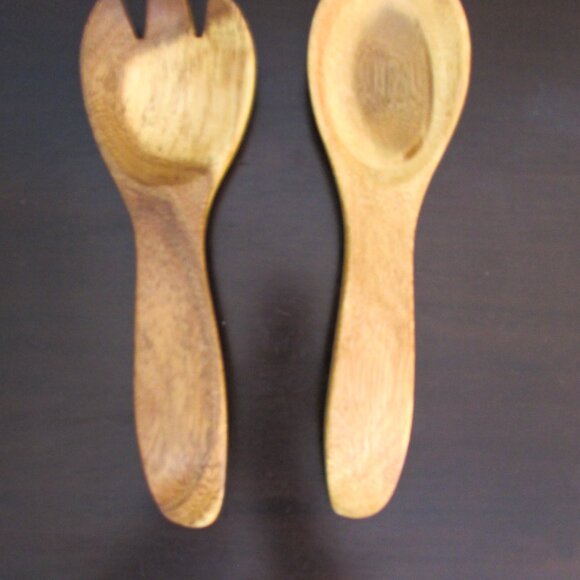 Wood Salad Serving Utensils - Picture 2 of 3